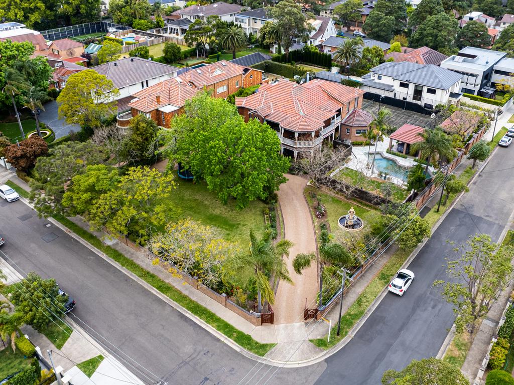 Dunrobin on Llandilo Ave, Strathfield sold for $9.5m.