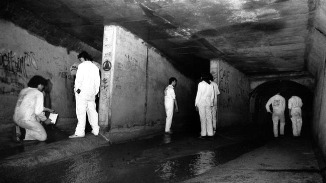 Cave Clan members explore the storm water system beneath Hawthorn in 1990.