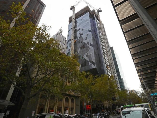 The high-rise building at 80 Collins Street in Melbourne's CBD is seen on Thursday, May 2, 2019. Real estate investment trust Dexus says it will buy the 80 Collins precinct in Melbourne for $1.48 billion. (AAP Image/David Crosling) NO ARCHIVING