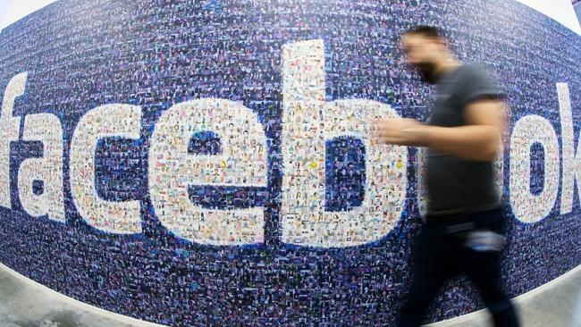 It relies on "viral" content to keep it's audience hooked. But it seems Facebook's own popularity follows similar disease modelling. AFP / JONATHAN NACKSTRAND