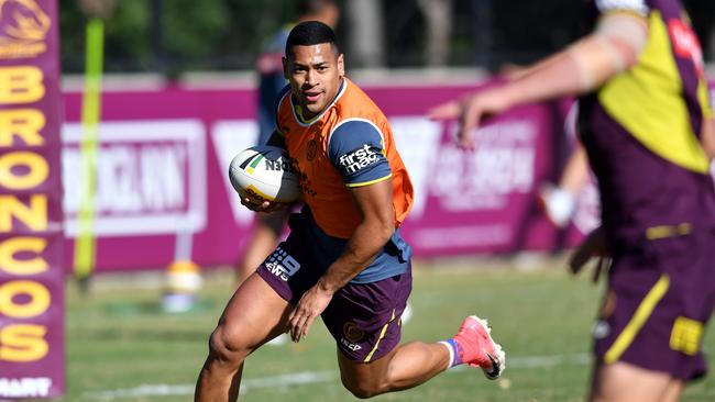 Jamayne Isaako gets a chance to impress at fullback. (AAP Image/Darren England)