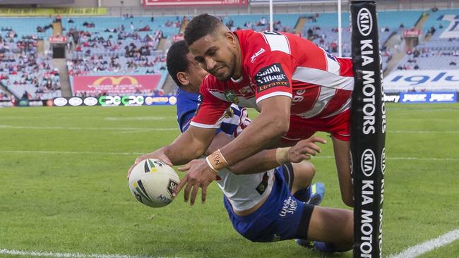 Nene MacDonald scored a spectacular try out wide.