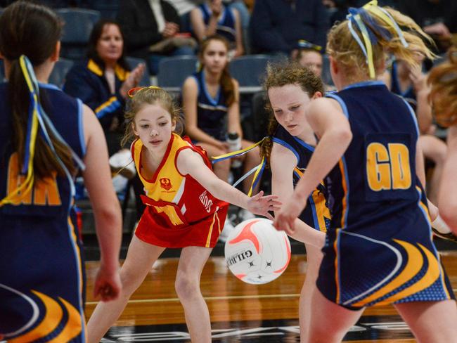 JUNE 22, 2022: Southern Heights v City South at the Sapsasa Metro Netball Carnival at Netball SA Stadium. PHOTO: Brenton Edwards