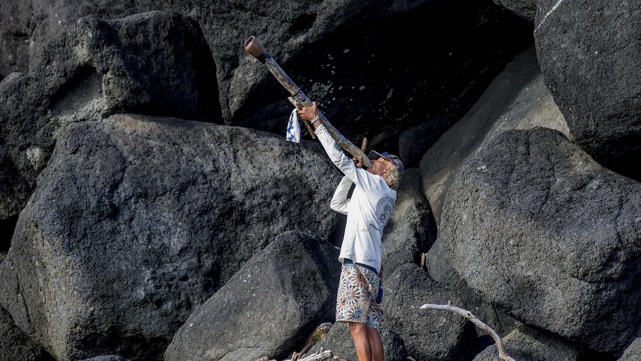 Russell Corowa playing the didgeridoo at Snapper Rocks. Picture: Jerad Williams