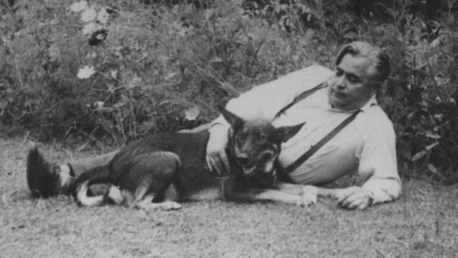 Sven Allyson with his dog, Jack. Picture: News Corp Australia