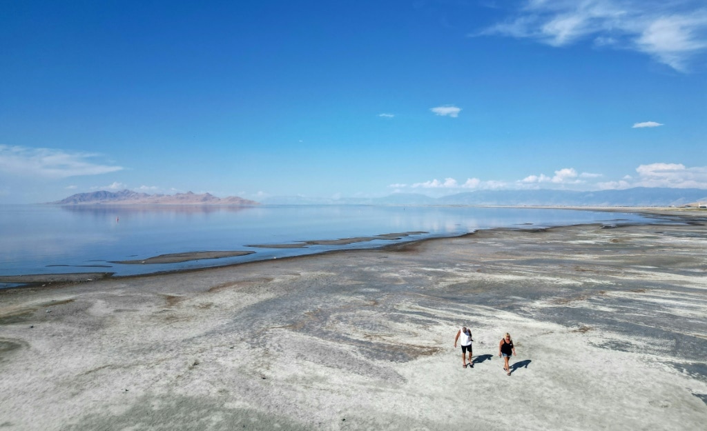 The bed of the Great Salt Lake contains arsenic and toxic heavy metals, which can contaminate the atmosphere during dust storms if exposed to the open air by falling levels