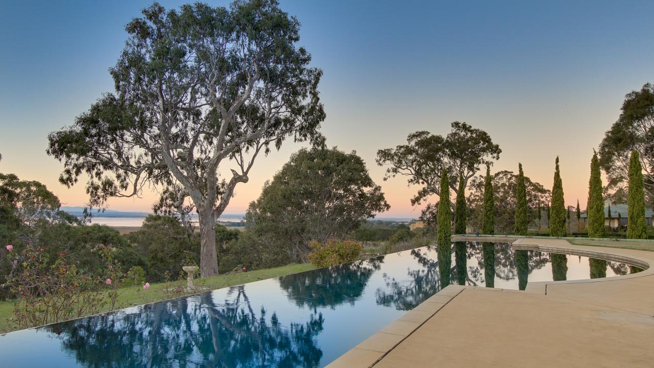 105 Mathiesons Rd offered striking lake views over a 25m infinity pool.