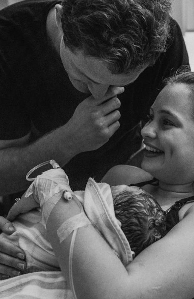 Tom Burgess and Tahlia Giumelli announce the birth of their daughter Elodie.