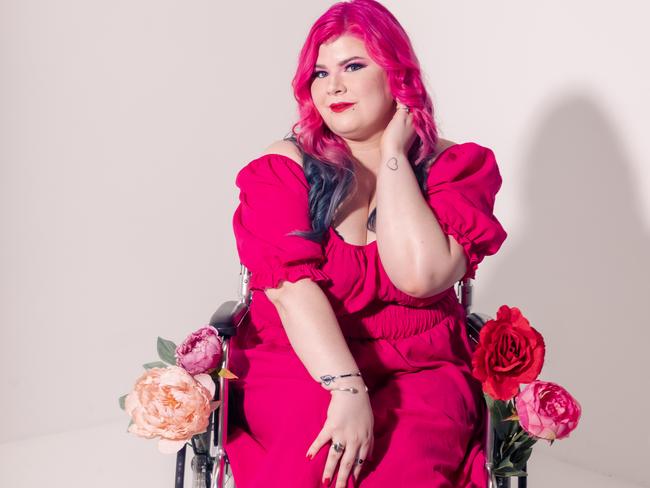 Zoe Simmons is a journalist and disability advocate. Image: Emma Veness Photography.