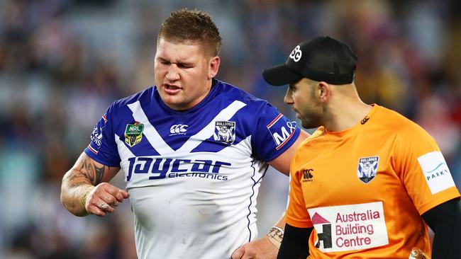 Greg Eastwood of the Bulldogs leaves the field.