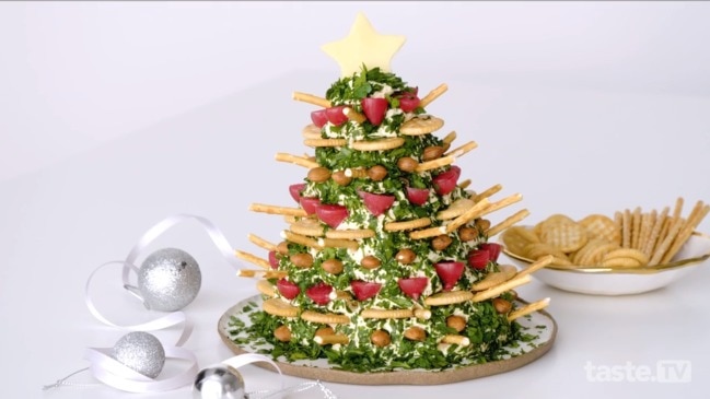 French onion Christmas tree dip