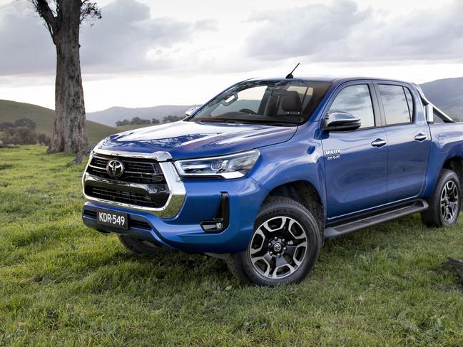 2020 Toyota HiLux SR5.