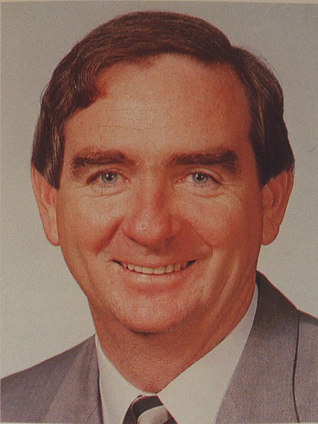 Former Qld Premier Mike Ahern headshot alone