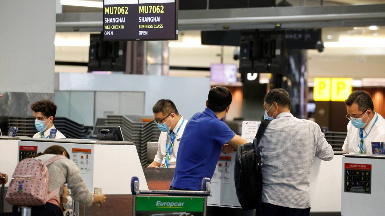 Australian health body proposes end to mask mandates in airport terminals