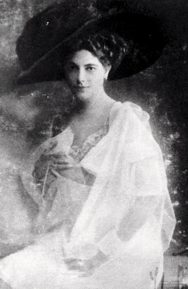 An early undated picture of Margaretha Geertruida Zelle.