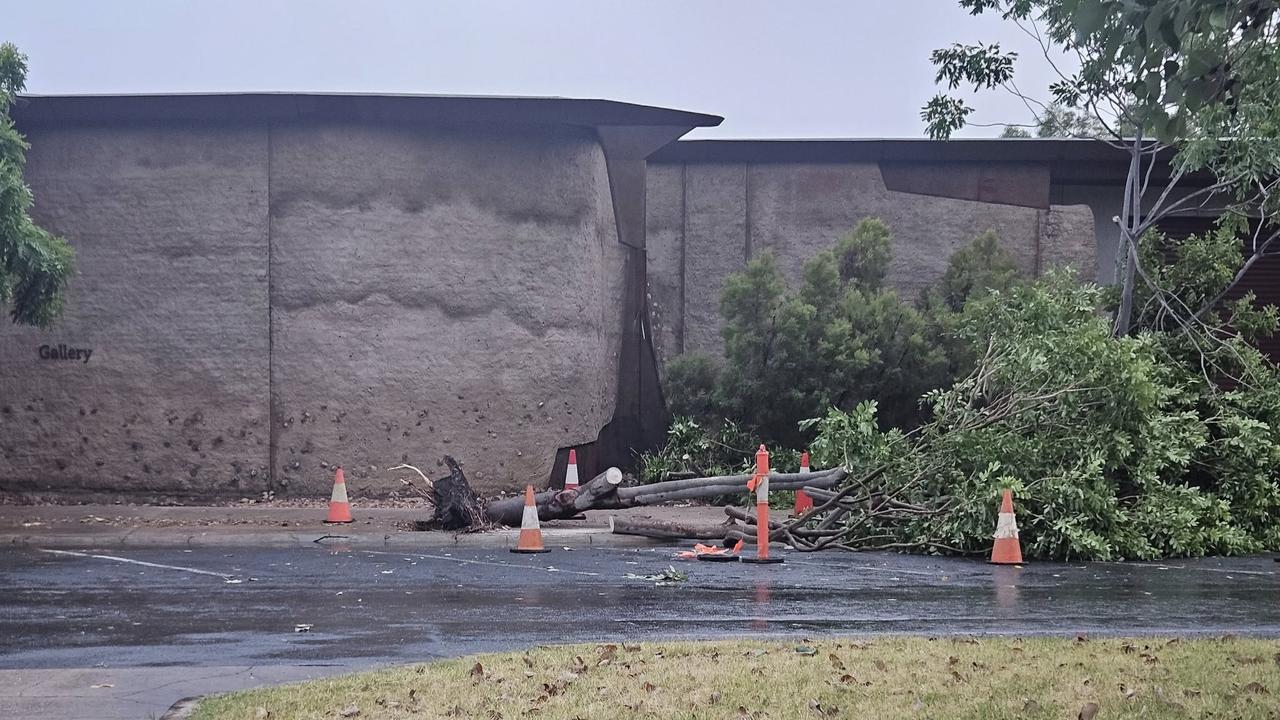 Wild winds lash Outback as more rain looms over southeast