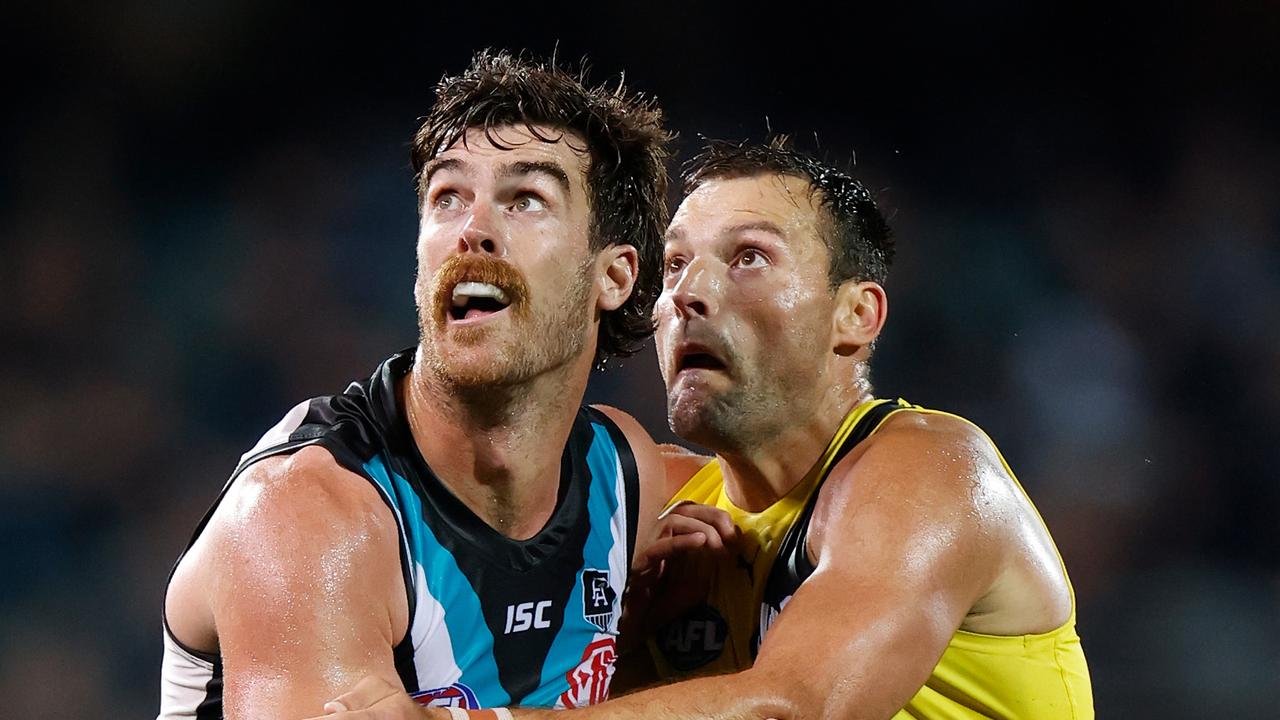 Scott Lycett found it tough against Toby Nankervis in the preliminary final.