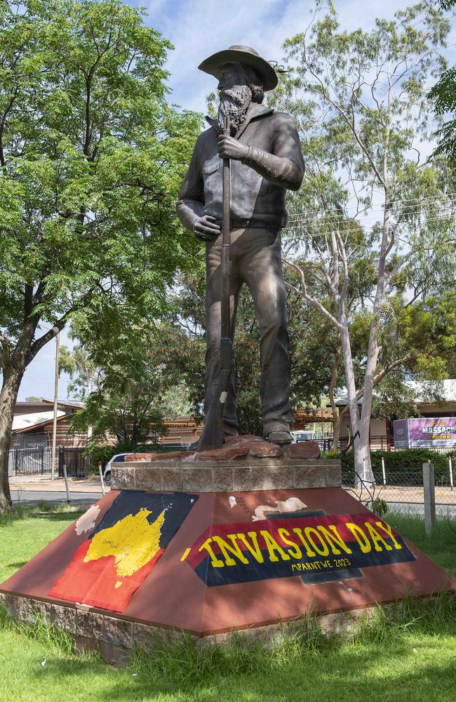 Invasion Day signs on the John McDouall Stuart statue on Stuart Terrace Alice Springs. Thursday January, 26,2023. Picture Mark Brake