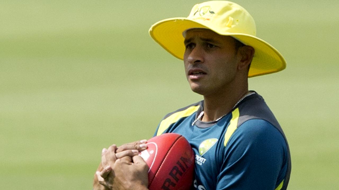 Shane Warne has called for Usman Khawaja to be dropped from Australia’s World Cup team. 
