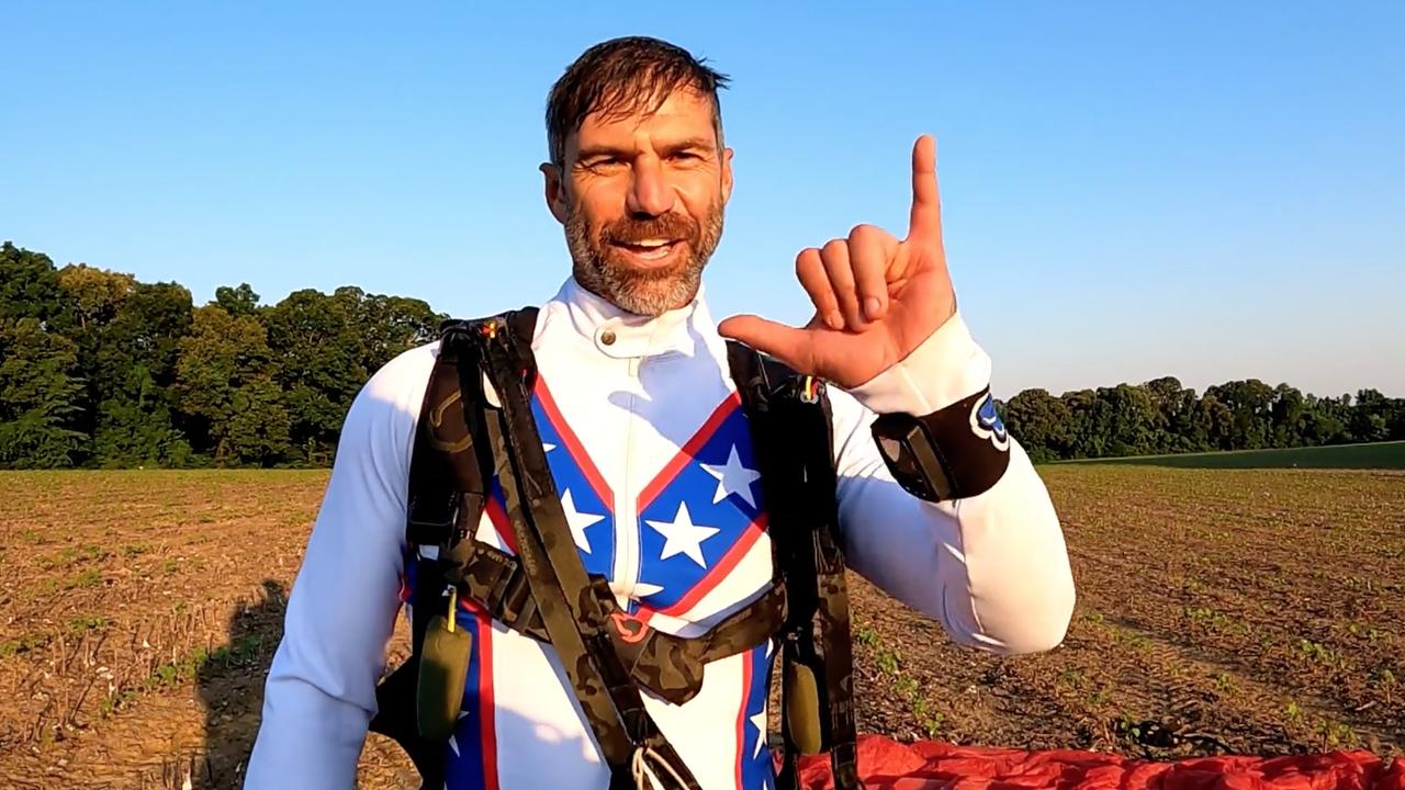 Damien Rider jumped off a hot-air balloon at 7,500 feet to raise money for the Blue Knot foundation in 2021.