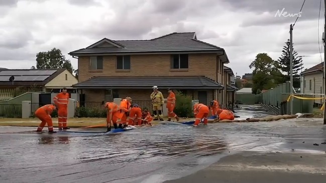 Burst water main forces evacuation in Kingswood