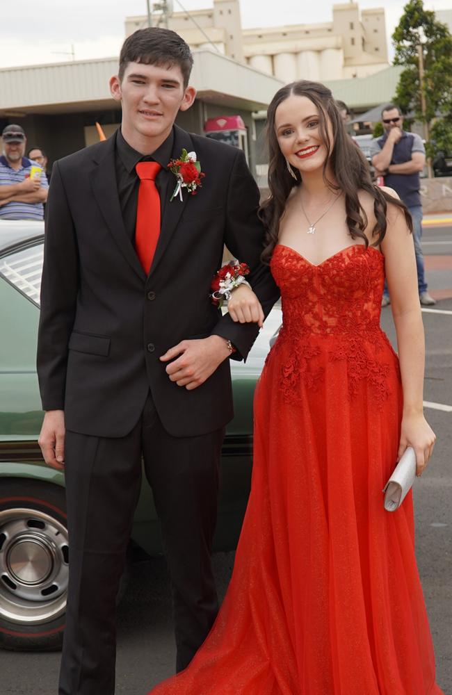 Ellie Nicolson and Mitchell Howlett arriving at the 2023 Kingaroy State High School formal.