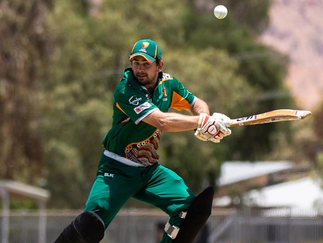 Lachlan Saunders bats for the Desert Eagles. Photo: EMMA MURRAY