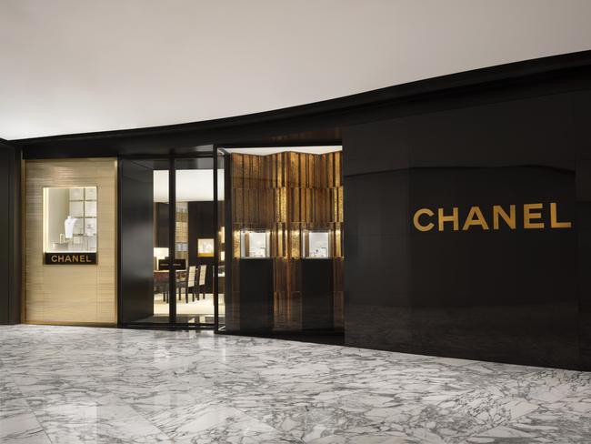 The facade of the Chanel watch & fine jewellery boutique.