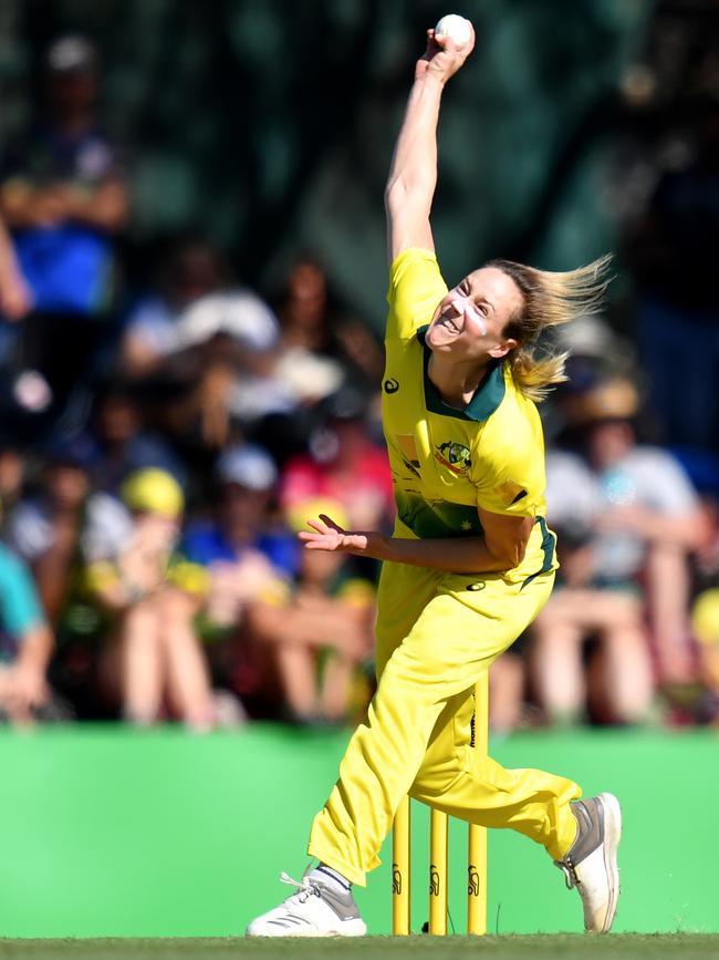 Ellyse Perry showing off her incredible action. Picture: AAP