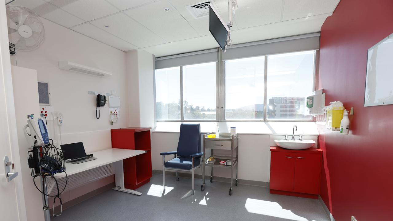 Health Minister Sarah Courtney takes a tour of the Royal Hobart Hospital COVID-19 vaccination hub. Picture: Zak Simmonds