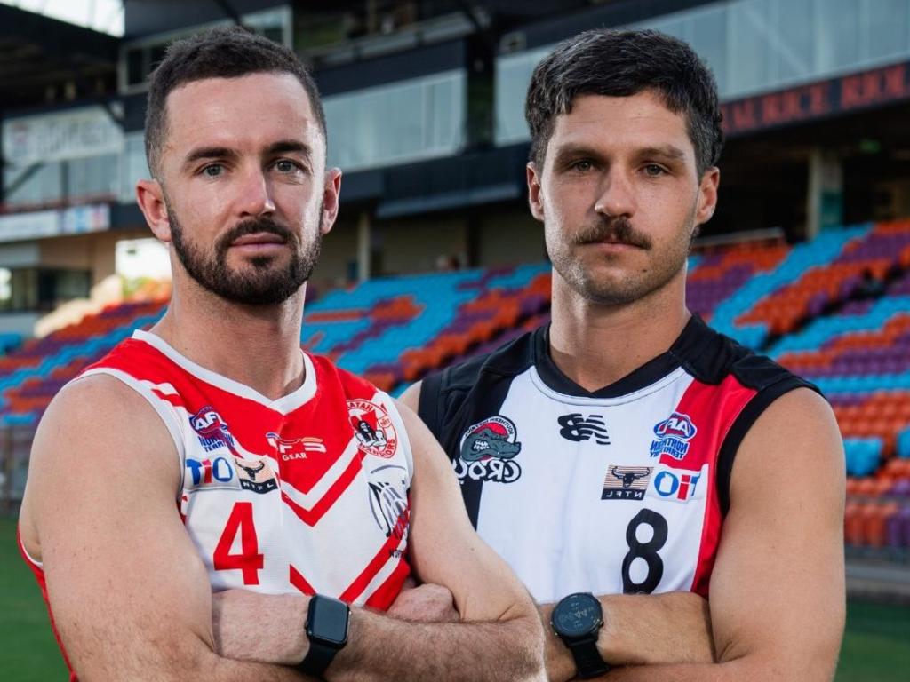 Southern Districts' Michael Bowden and Waratah's Dylan Collis.