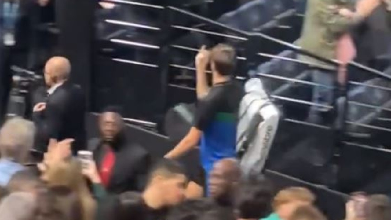 Daniil Medvedev flipped off the crowd in Paris. Picture: Supplied