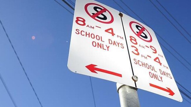 Demerit points will no longer be part of the penalties for breaches to ‘no stopping’ signs. Picture: Courier-Mail.