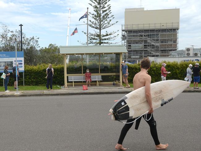 Northern Beaches local residents line up at Mona Vale hospital for a COVID-19 test. the area has been hit by a COVID cluster. Picture: Jeremy Piper