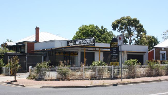 The Shahin family want to build an OTR petrol station on this disused Ozone Service Station site on the corner of Kensington Road and May Tce, Kensington Park 