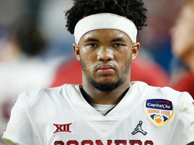 MIAMI, FL - DECEMBER 29: Kyler Murray #1 of the Oklahoma Sooners reacts in the fourth quarter during the College Football Playoff Semifinal against the Alabama Crimson Tide at the Capital One Orange Bowl at Hard Rock Stadium on December 29, 2018 in Miami, Florida.   Michael Reaves/Getty Images/AFP == FOR NEWSPAPERS, INTERNET, TELCOS & TELEVISION USE ONLY ==