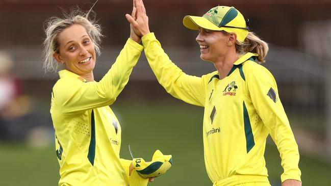 Ashleigh Gardner and Meg Lanning. Picture: Robert Cianflone / Getty Images