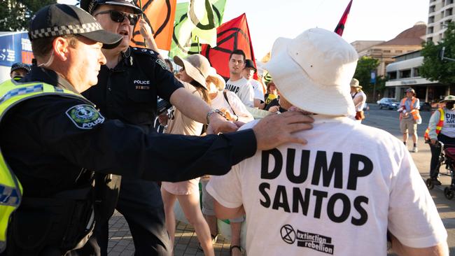 Protesters against Santos’ gas production in 2023.