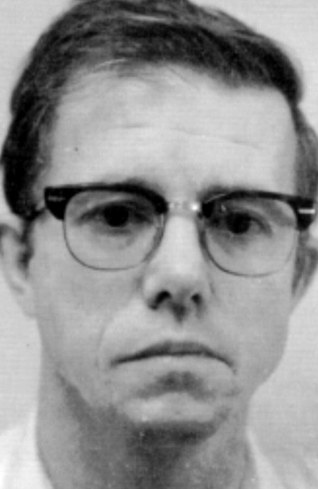 Robert Hansen The ‘butcher Baker Hid His Evil Side To Lure Hunt And Murder At Least 17 Women 