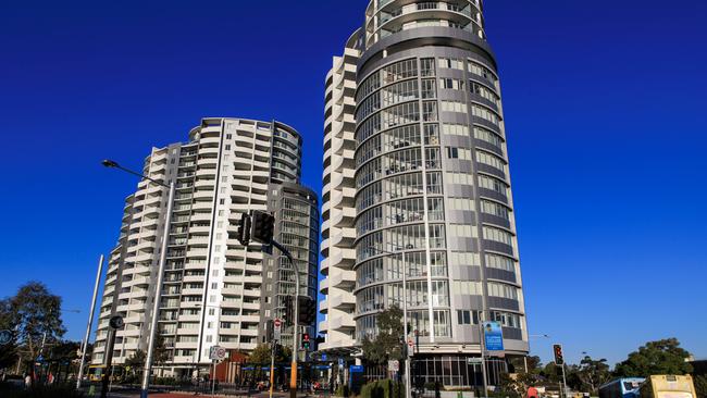 Toplace-built Atmosphere in Castle Hill, which has outstanding cladding issues. Picture: Justin Lloyd.