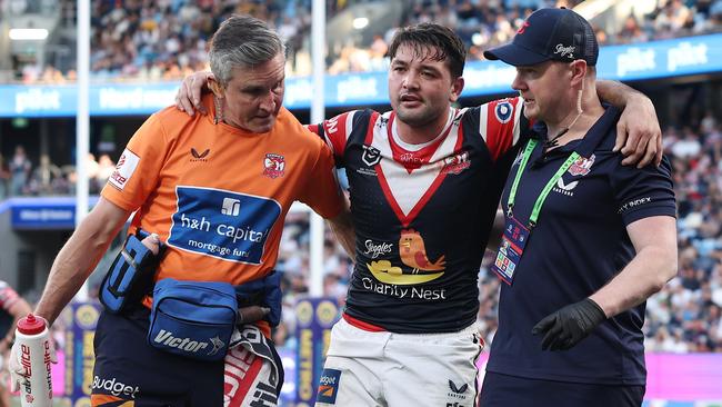 Smith helped from the field in round 26 last season. (Photo by Cameron Spencer/Getty Images)