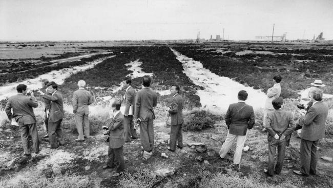 Japanese and Australian delegates at the multi-function polis site at Gillman in 1991.