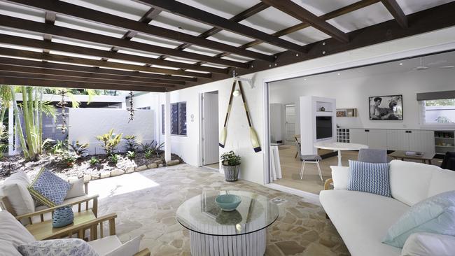 South Suite guest patio, Orpheus Island Resort.