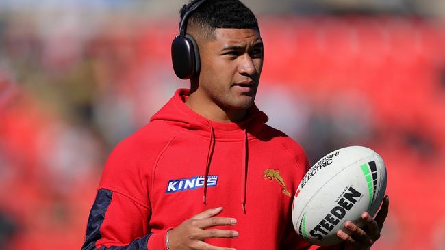 PENRITH, AUSTRALIA - JULY 21: Isaiya Katoa of the Dolphins looks on ahead of the round 20 NRL match between Penrith Panthers and Dolphins at BlueBet Stadium on July 21, 2024 in Penrith, Australia. (Photo by Jason McCawley/Getty Images)