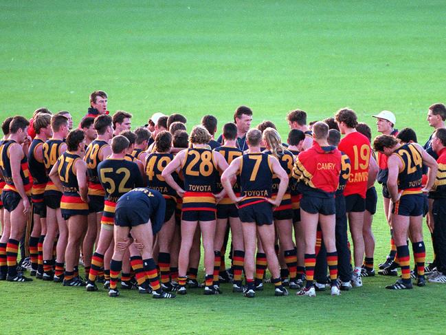 Robert Shaw speaks to his players at his last training session as Adelaide Crows coach in 1996.