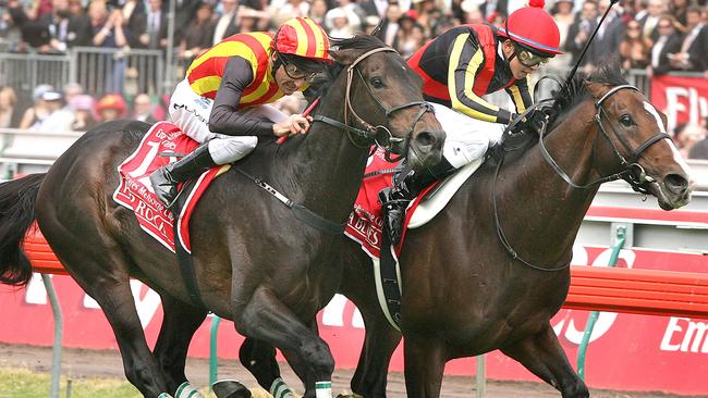 Japanese pair Delta Blues (rails) and Pop Rock fight out the finish of the 2006 Melbourne Cup.