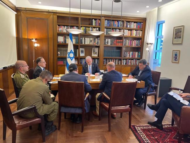 09-10-2024 - Prime Minister Benjamin Netanyahu and his advisers hold a phone call with US President Joe Biden on October 9, 2024. (Prime Minister's Office)