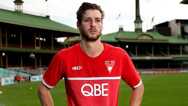 Sydney Swans player Alex Johnson had his first run in 906 days after his fifth knee reconstruction recently.