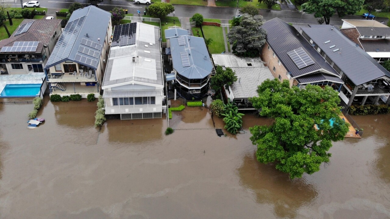 NSW flood response 'lacks the ability' to 'help those on the ground'