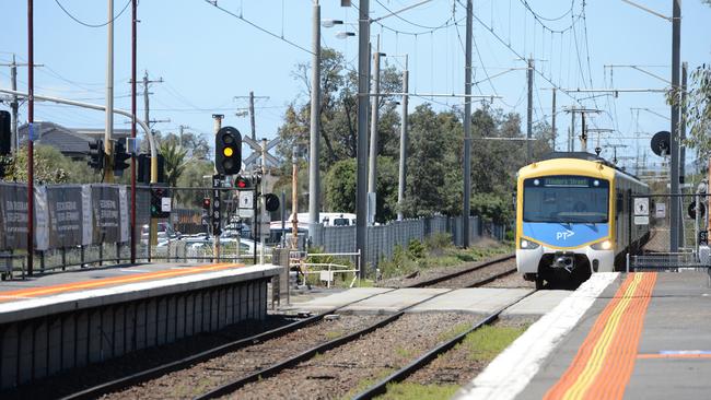 Commuters travelling in the opposite direction to peak services should pay a reduced fee. Picture: AAP Image/Mal Fairclough